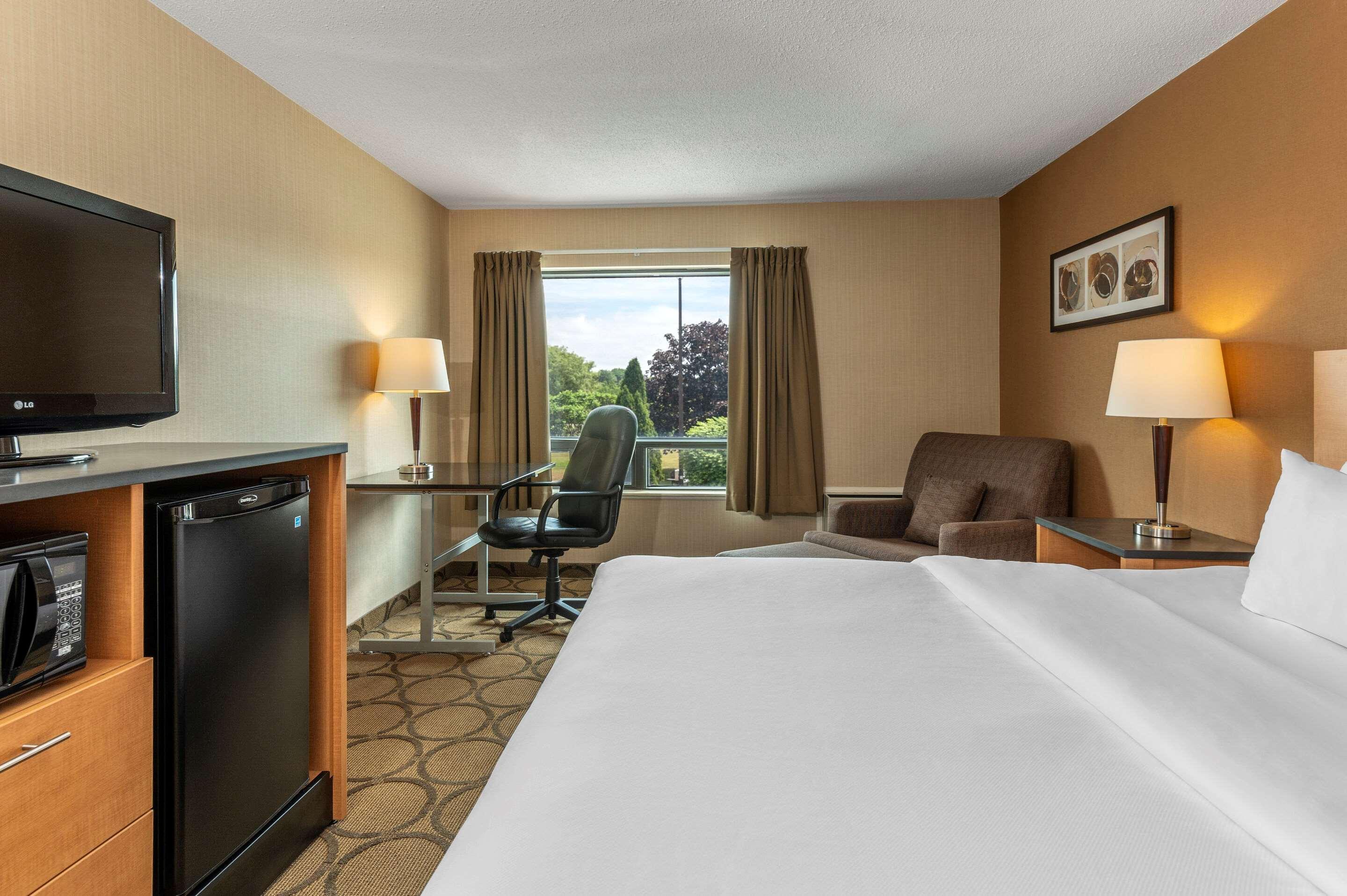 Comfort Inn Sept-Îles Eksteriør bilde