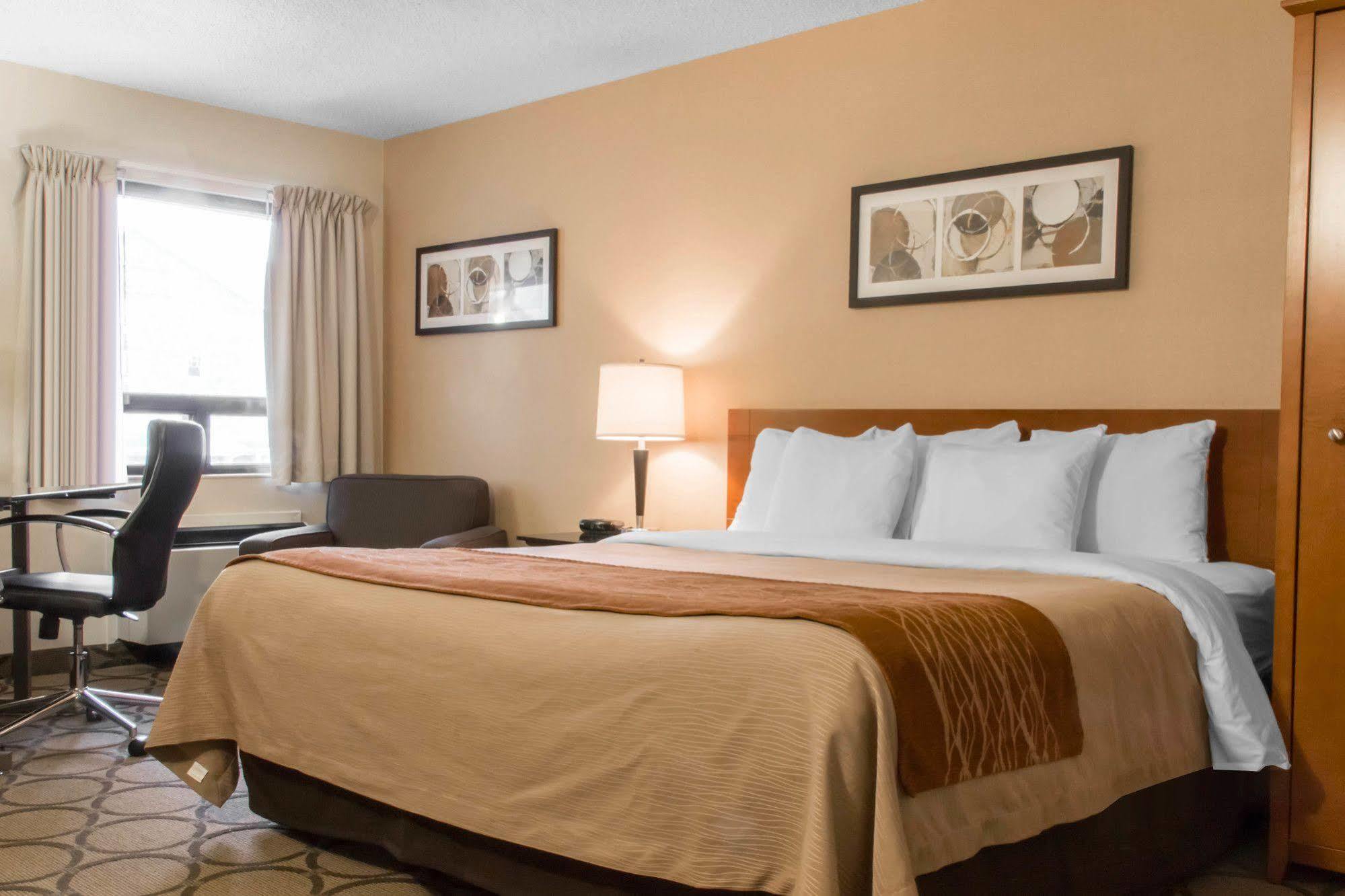 Comfort Inn Sept-Îles Eksteriør bilde